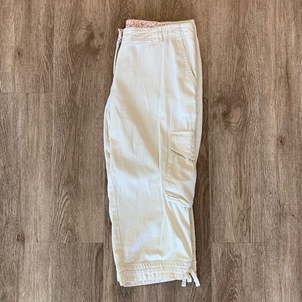 J. Jill Cream Capris Relaxed Fit